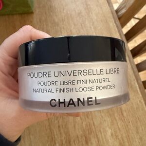 CHANEL Poudre Universelle Libre - Black and Cream